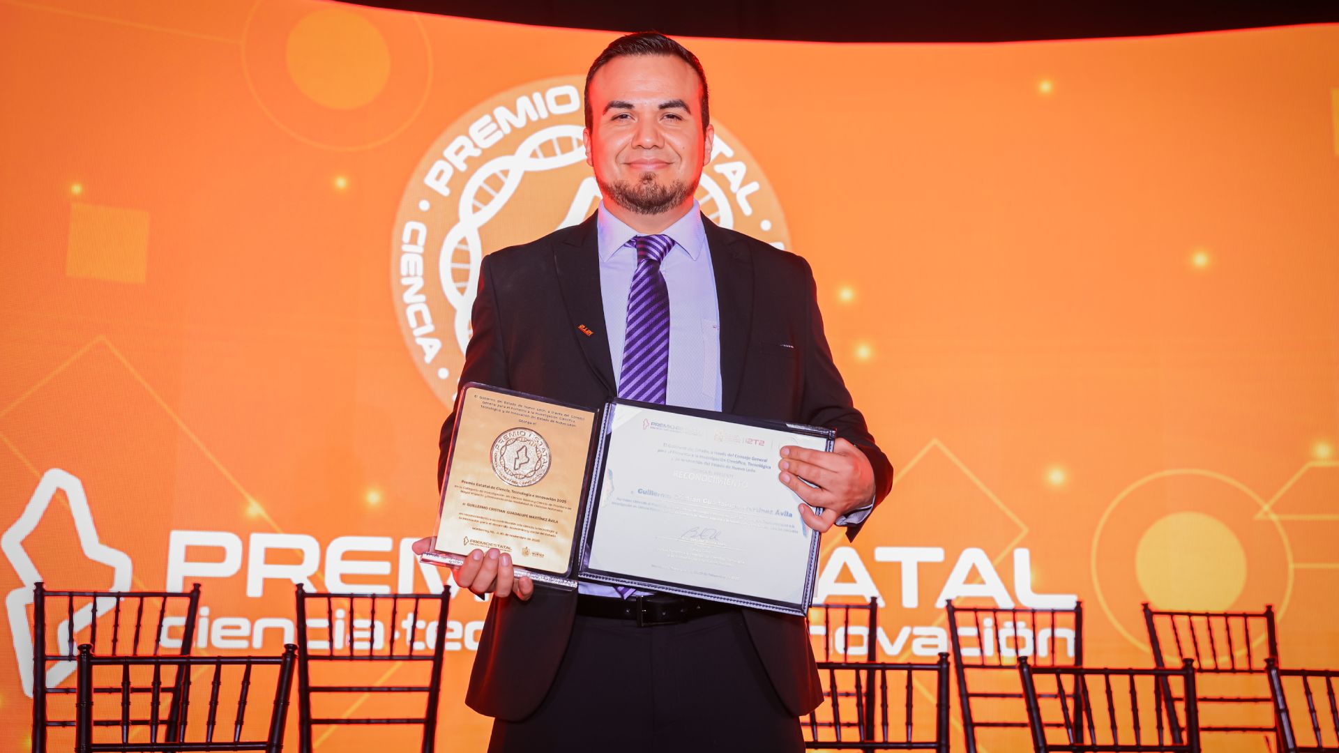 Otorgan a investigadores de la UANL premio estatal de ciencia y tecnología