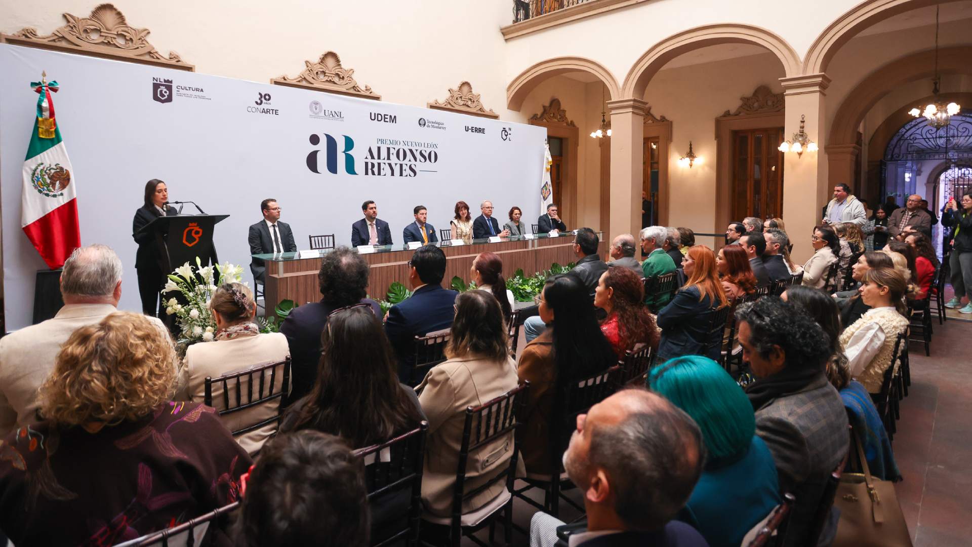 Literatura de Irene Vallejo crea puentes entre generaciones de lectores