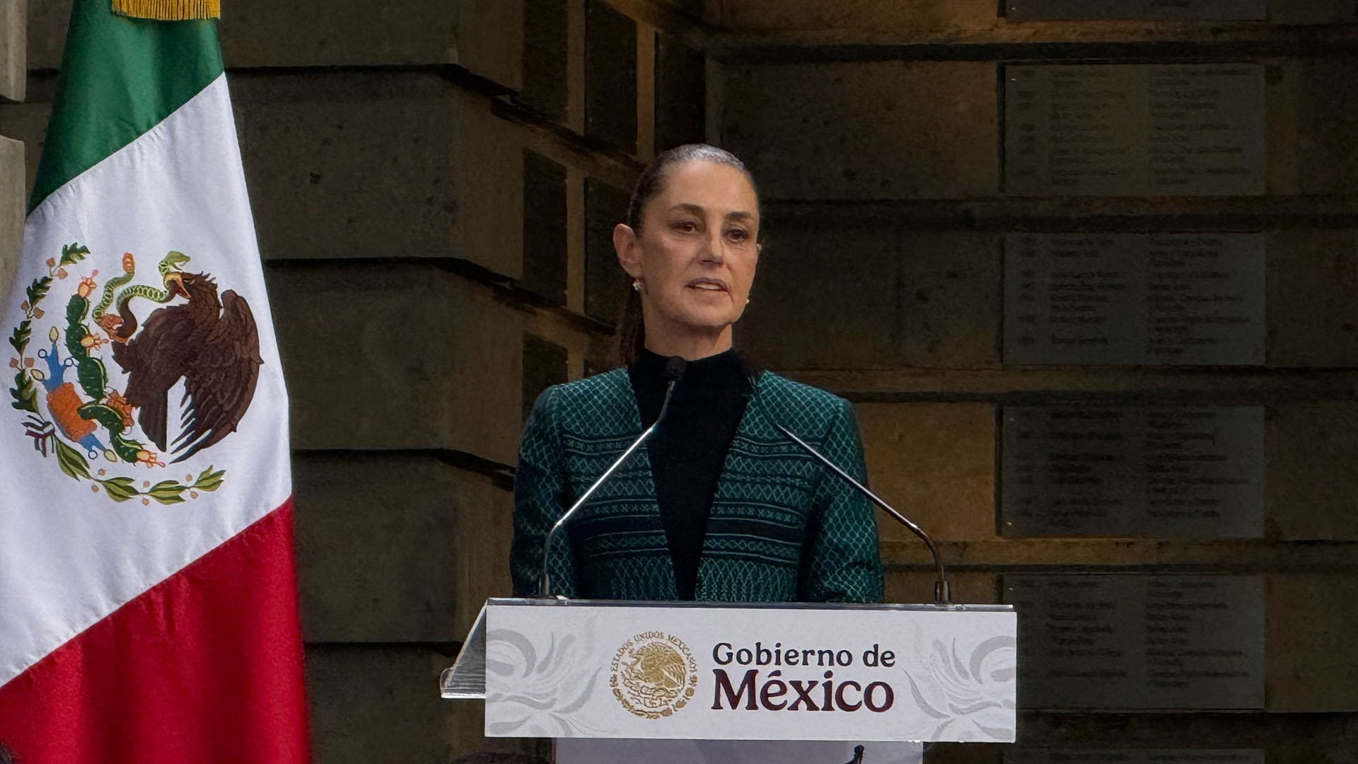 Asiste Santos Guzmán a primera reunión nacional de universidades