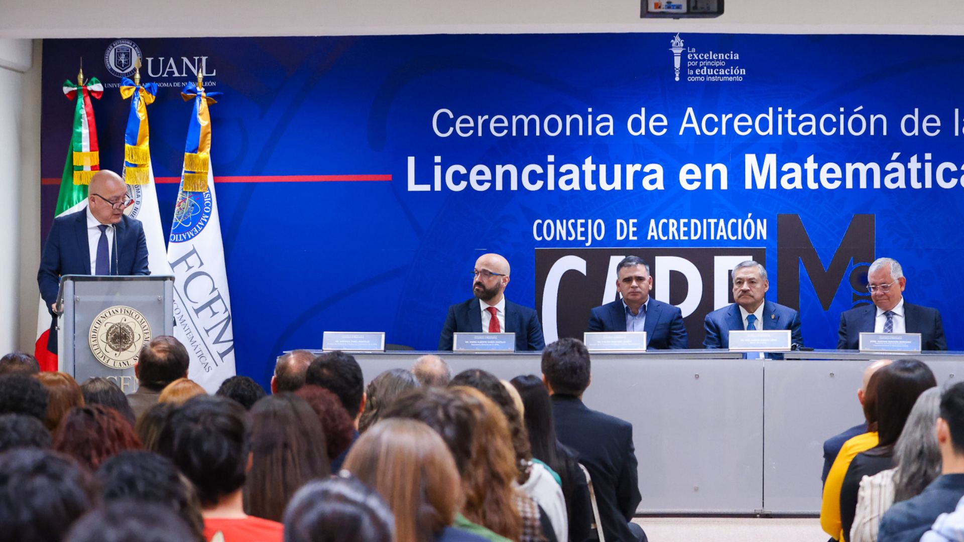 Reacreditan la Licenciatura en Matemáticas