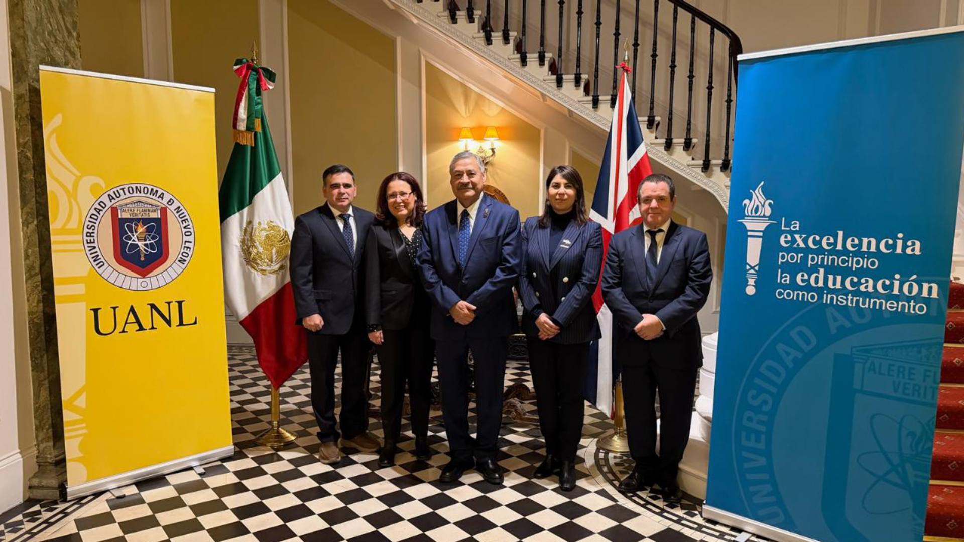 Sostiene Rector reuniones con exalumnos de UANL en Europa