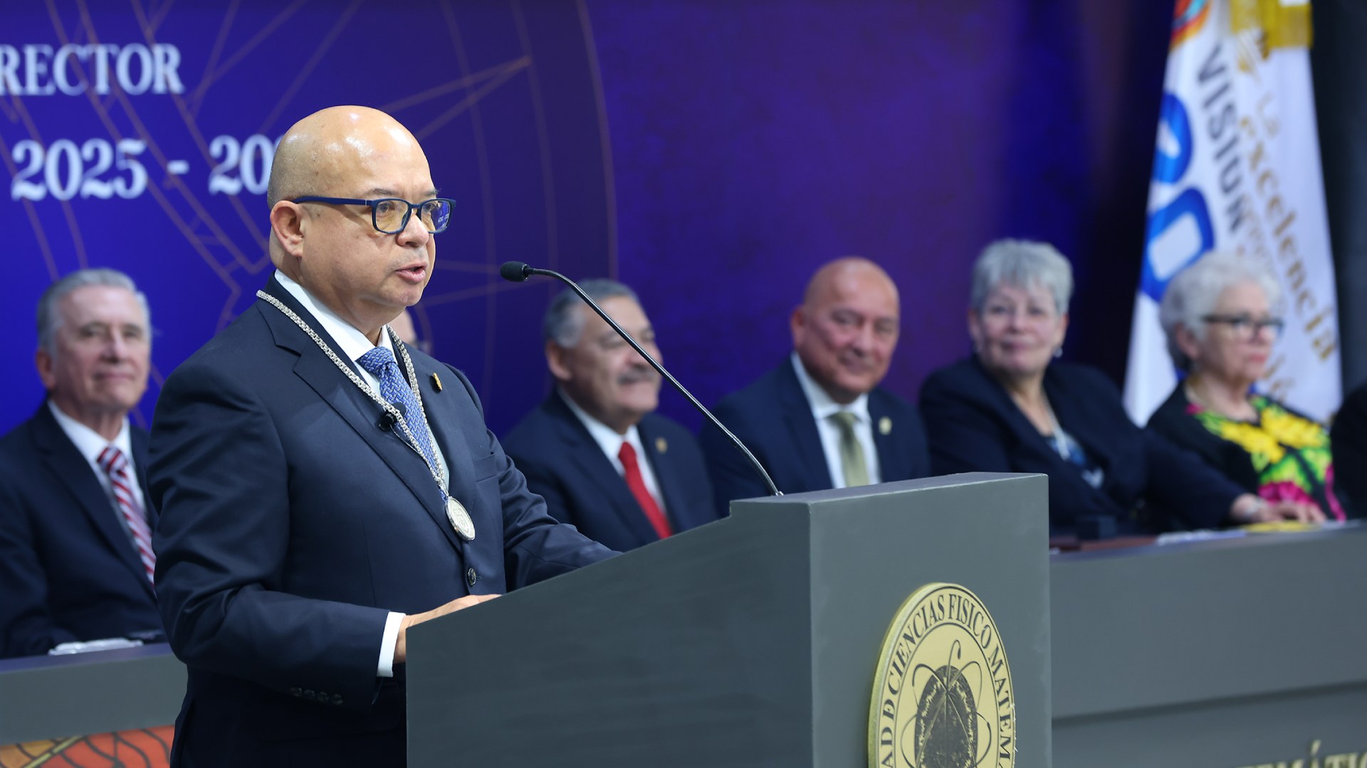 Con visión de unidad e innovación, José Loyola inicia su gestión en la FCFM