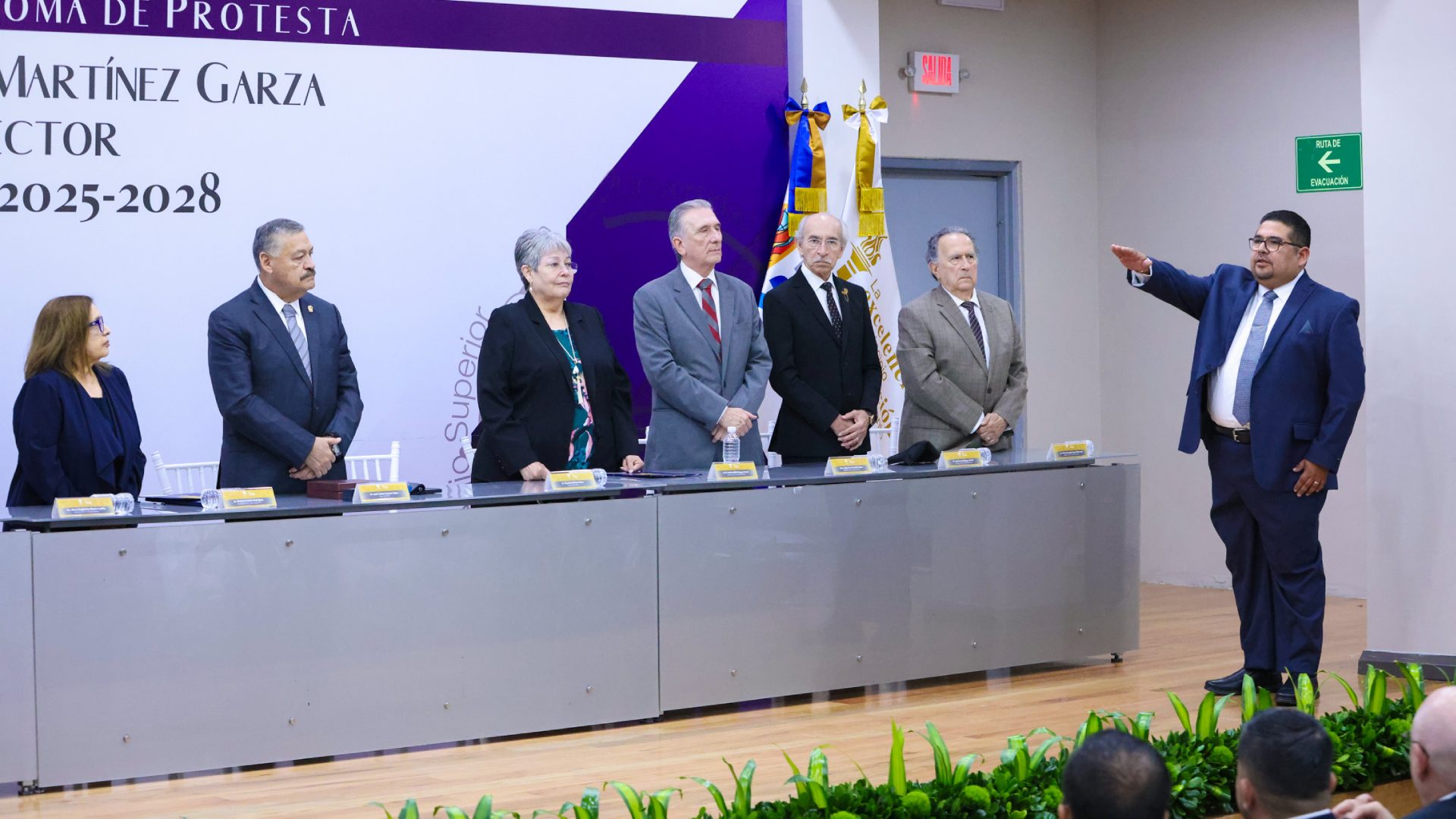 Ratifican a director de Preparatoria 8 para un segundo periodo