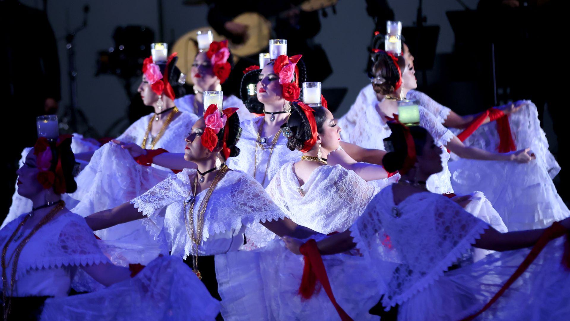 Refrendan legado de Alejandro González