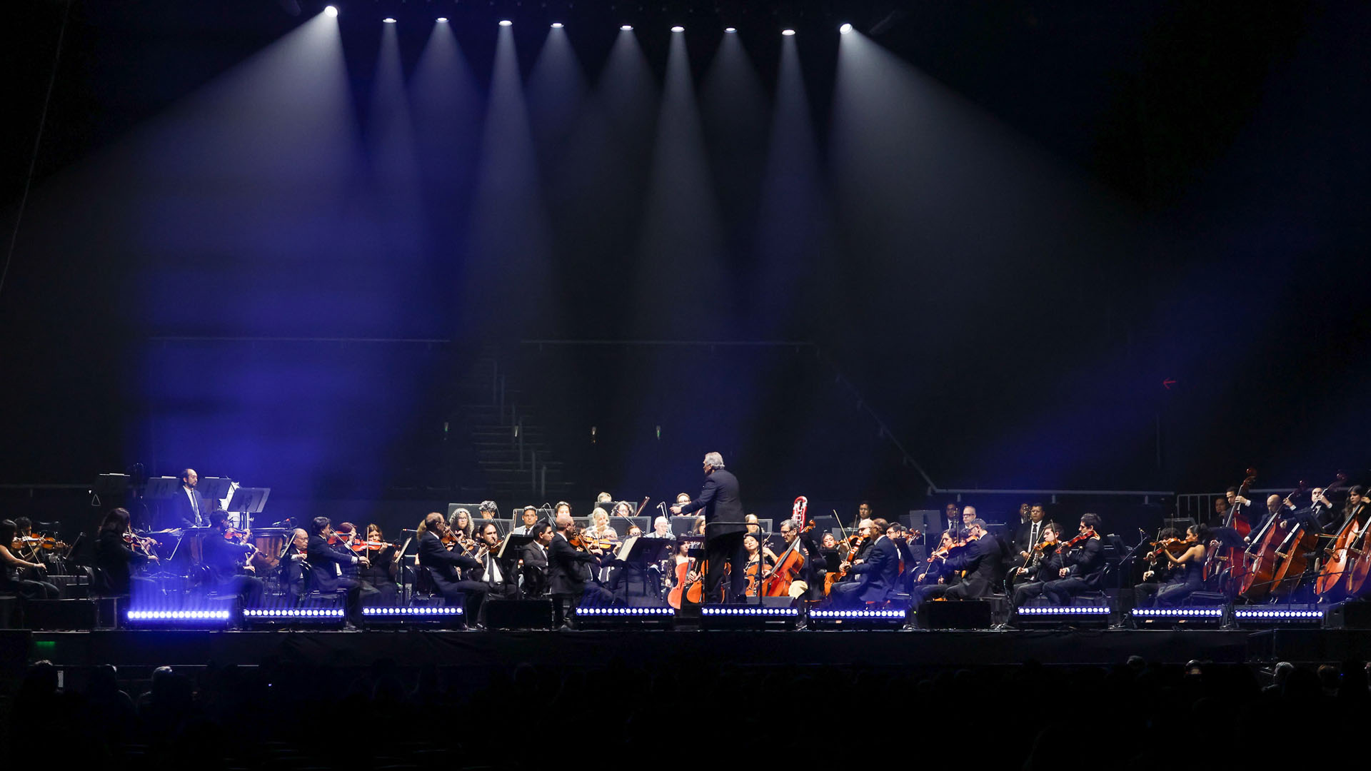 Emociona OSUANL a público de la Arena con sinfonías de Beethoven