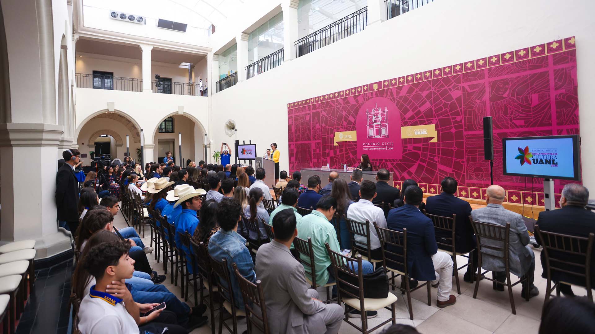 Promueven preparatorias y facultades formación cultural y humanista