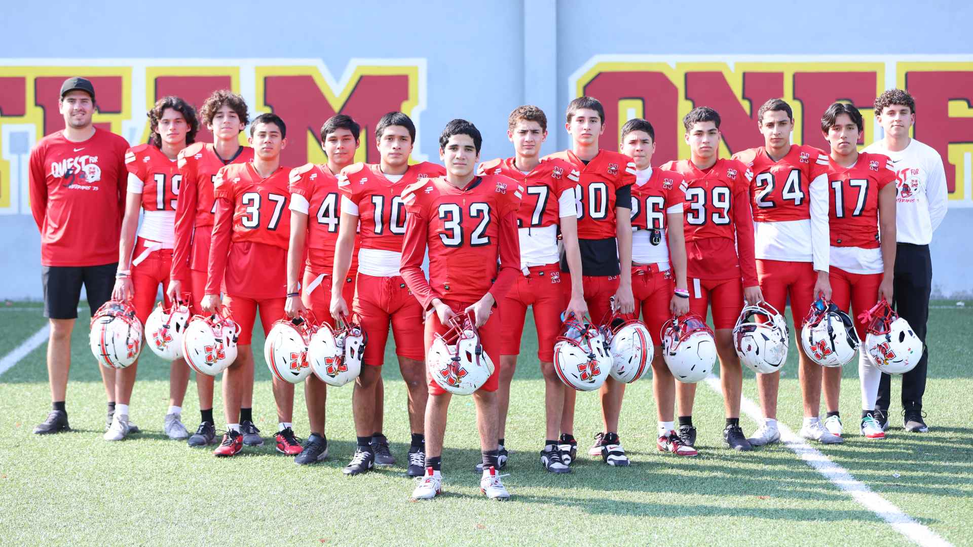 Contribuye Santiago Ramos a mantener jerarquía en futbol americano de la Prepa 9