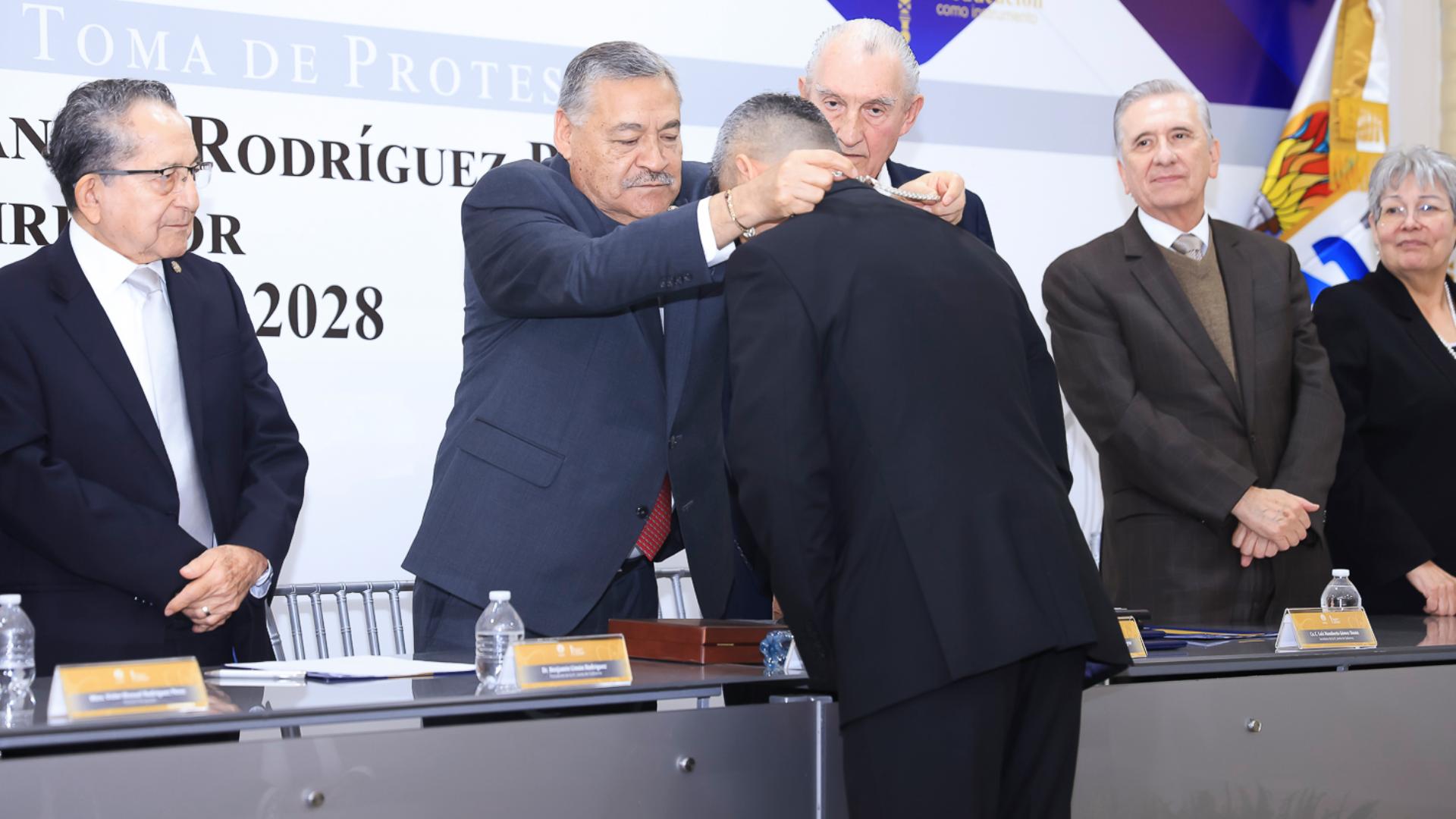 Director de Preparatoria 5 traza ruta hacia la excelencia académica