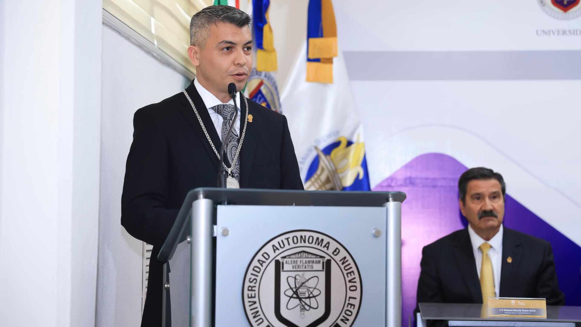 Director de Preparatoria 5 traza ruta hacia la excelencia académica