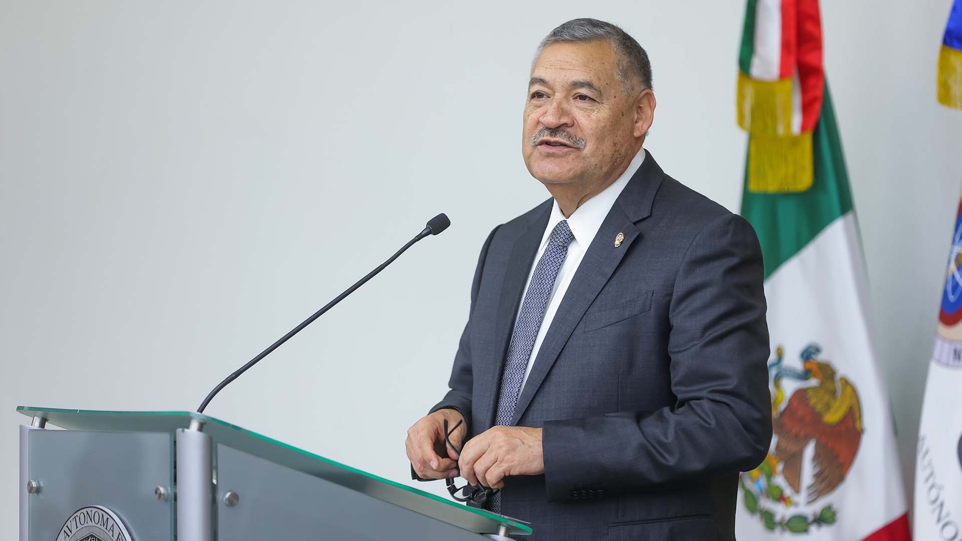 Distinguen a periodistas de Nuevo León