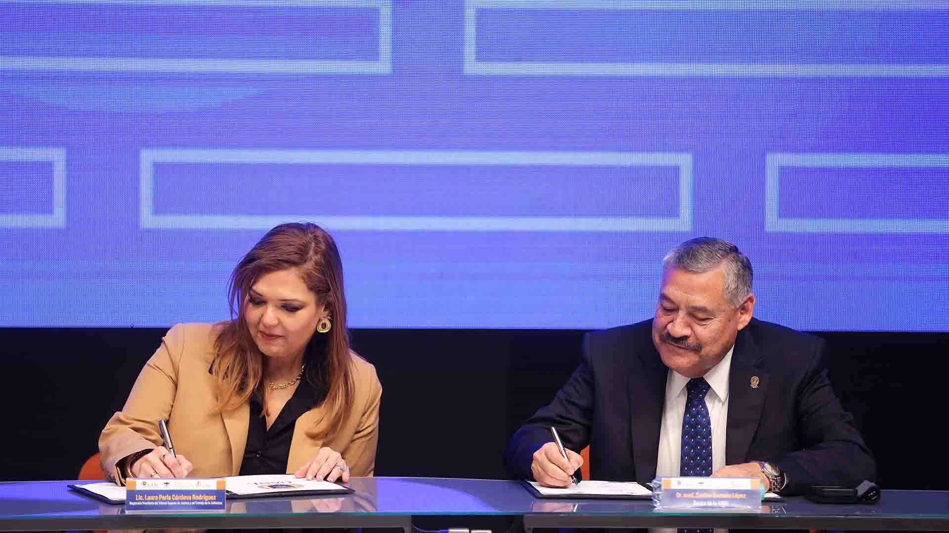 Suscriben acuerdo UANL y el Poder Judicial de Nuevo León