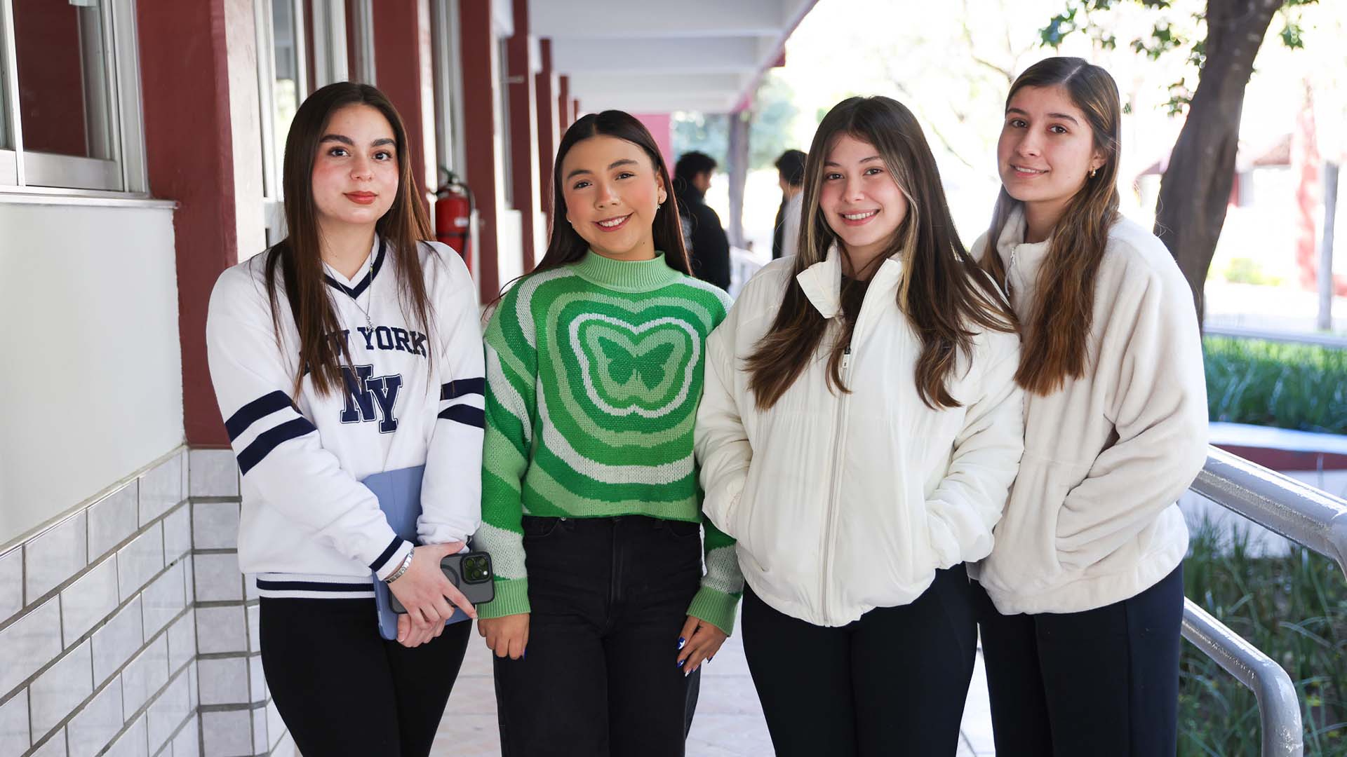 Da Rector bienvenida a 220 mil estudiantes