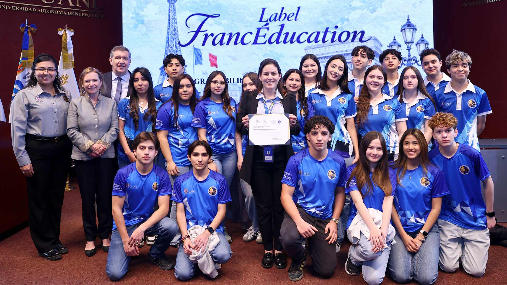 Acreditan enseñanza del francés en aulas de UANL
