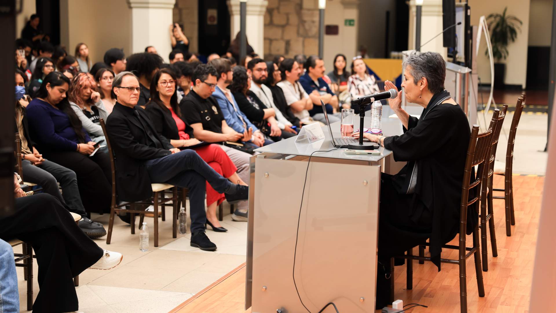 Lourdes Almeida: “Es importante reconocer a los ídolos de nuestro tiempo”