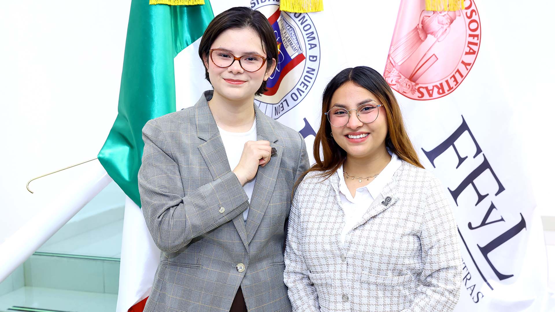 Rinden protesta nuevas representantes estudiantiles de Filosofía y Letras UANL