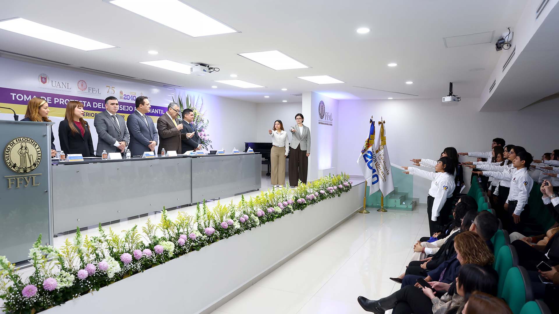 Rinden protesta nuevas representantes estudiantiles de Filosofía y Letras UANL