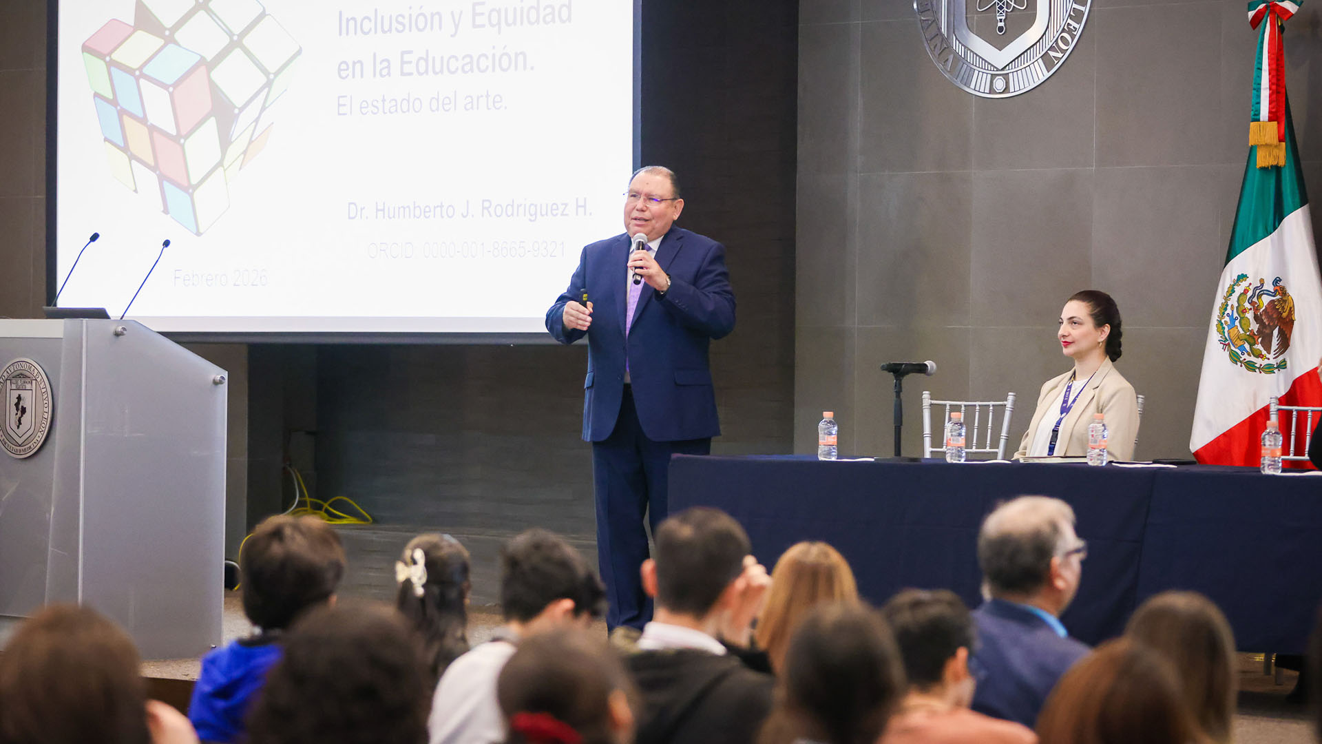 Abordan en FACMED impacto emocional de la discapacidad visual