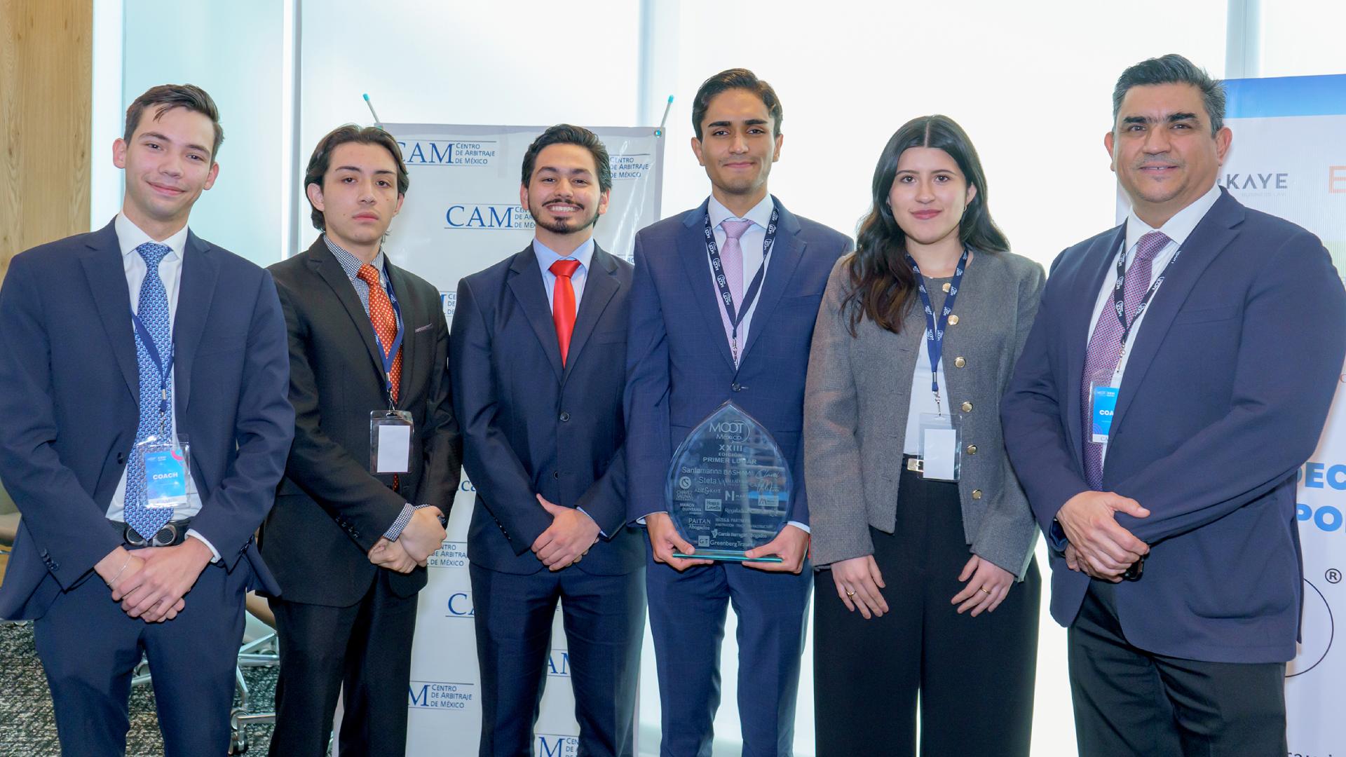 Convencen sus destrezas en arbitraje comercial en concurso internacional