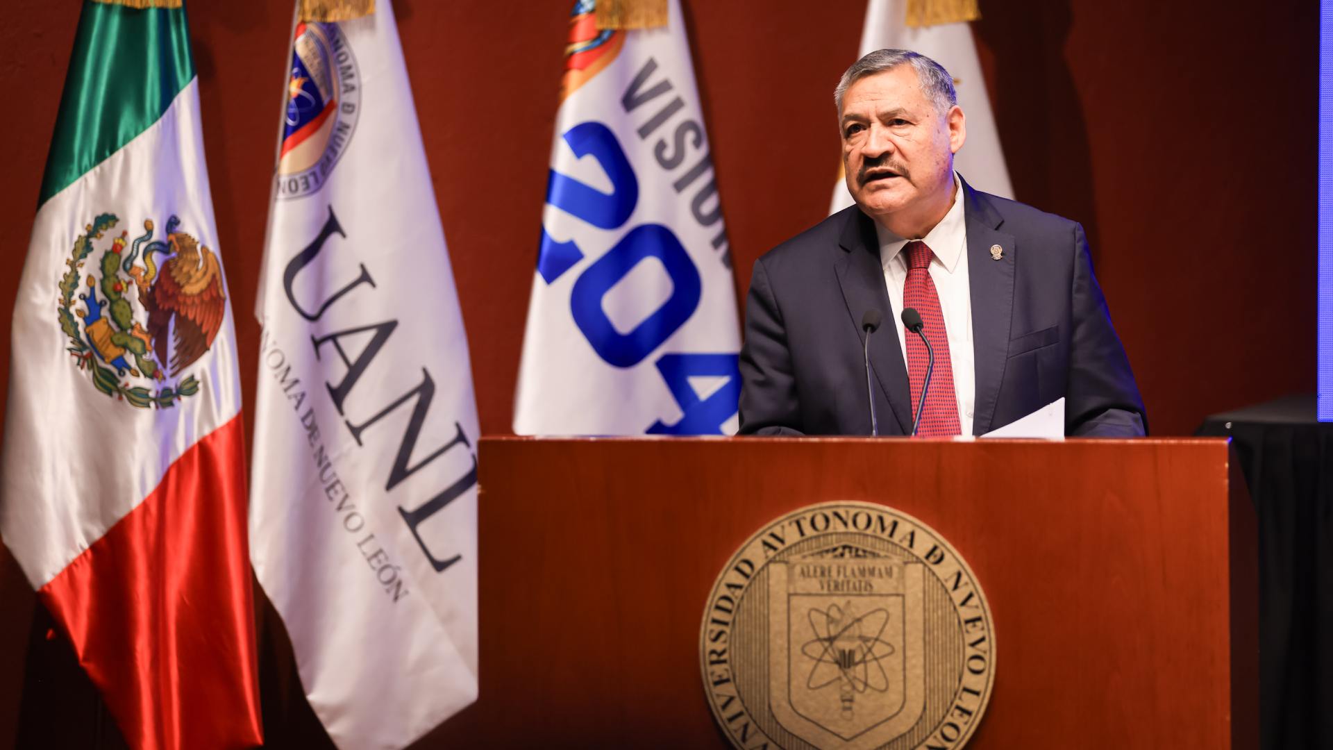 Acuerdan UANL y Fiscalía beneficios académicos y laborales a universitarios