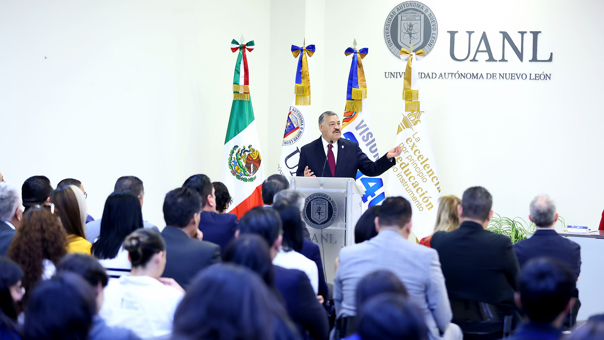 Vinculan a estudiantes con instituciones extranjeras en feria de internacionalización