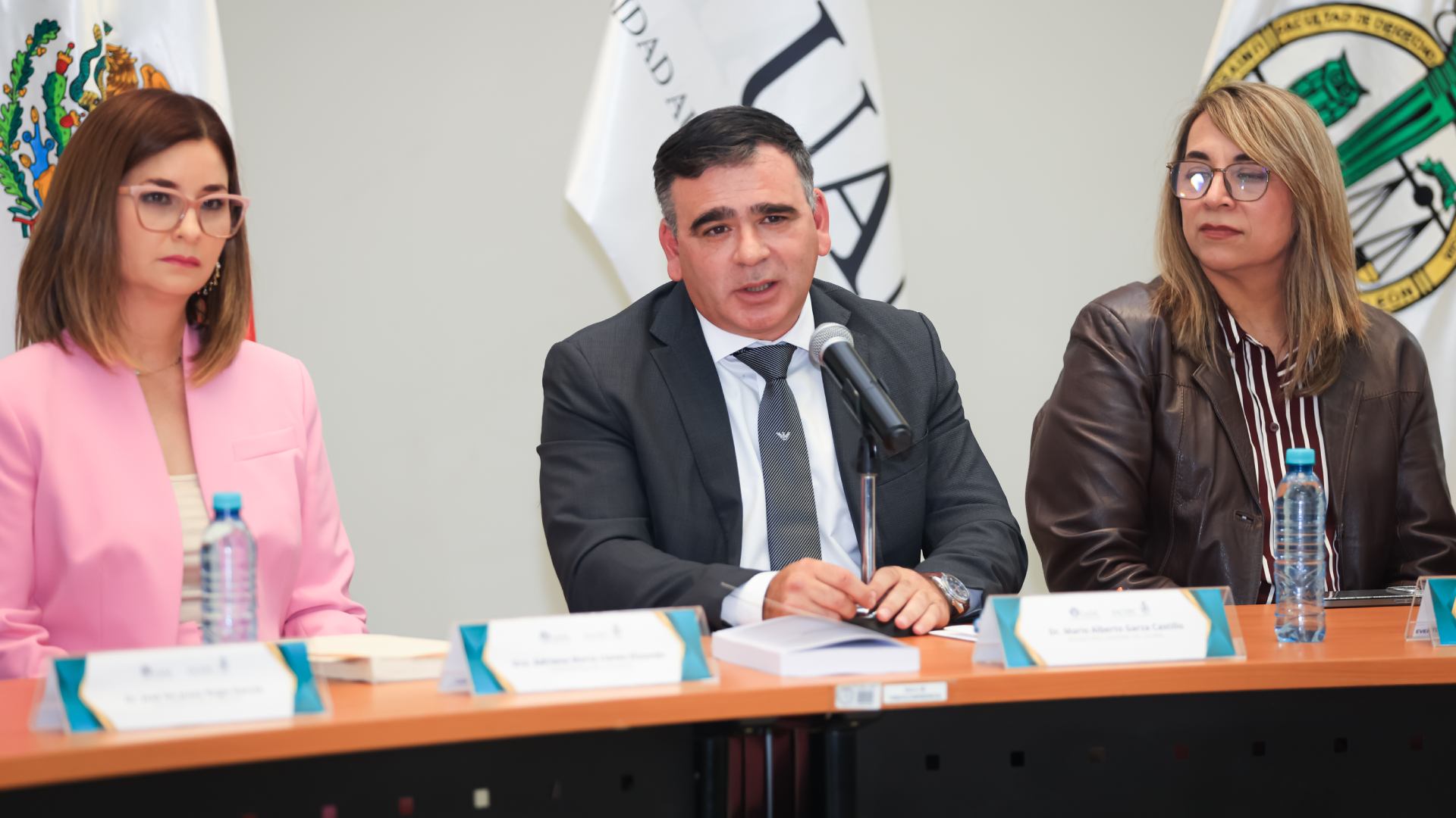 Analizan constitucionalismo contemporáneo