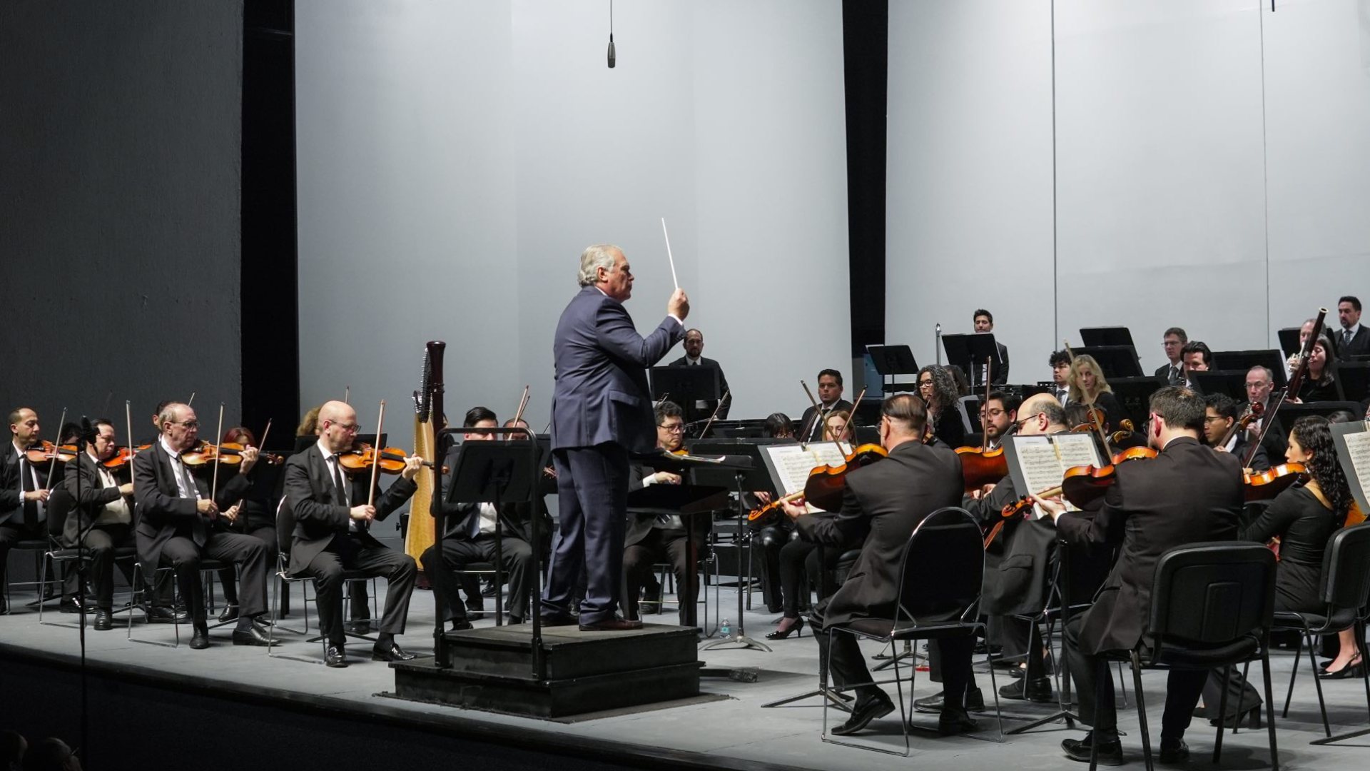 OSUANL deleita con concierto de año nuevo 2026