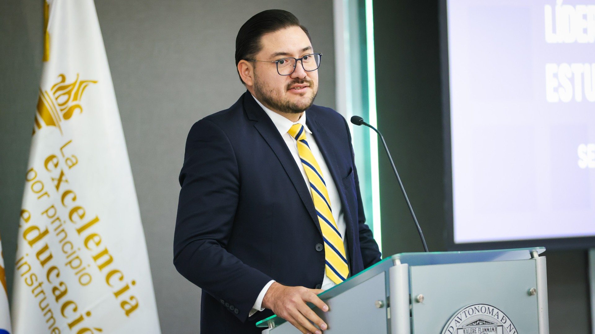 Ratifica Rector apoyo a grupos estudiantiles