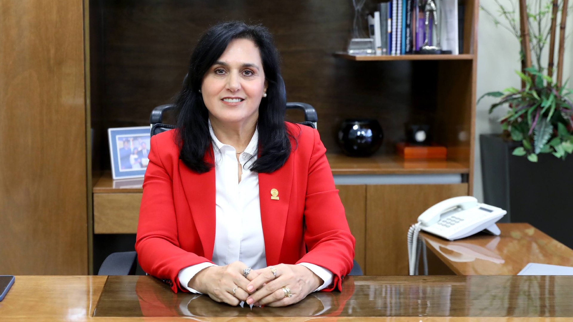 Publica Editorial Universitaria UANL obras de 45 autoras
