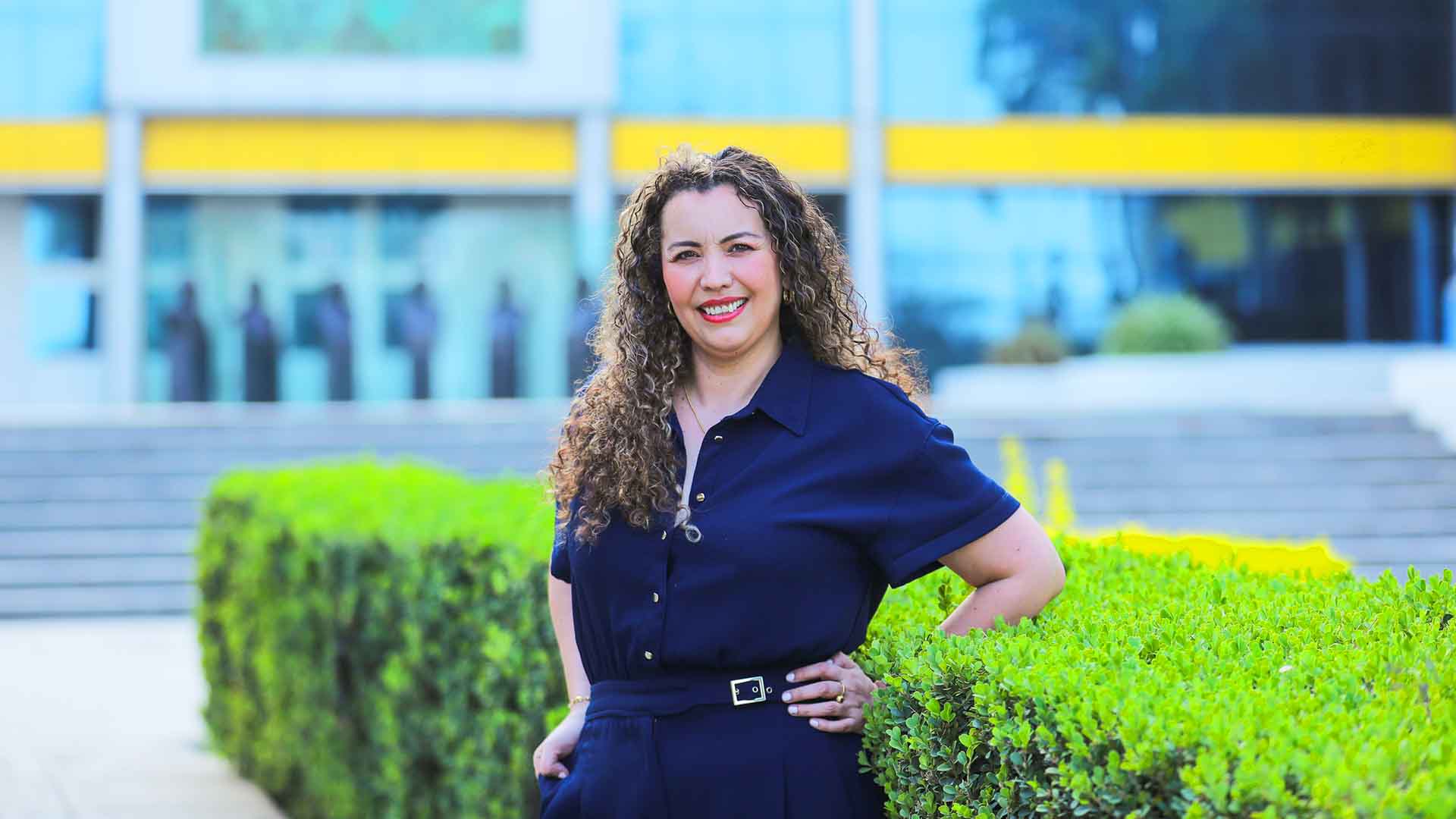 Aprovecha apertura laboral y asume liderato en su trabajo
