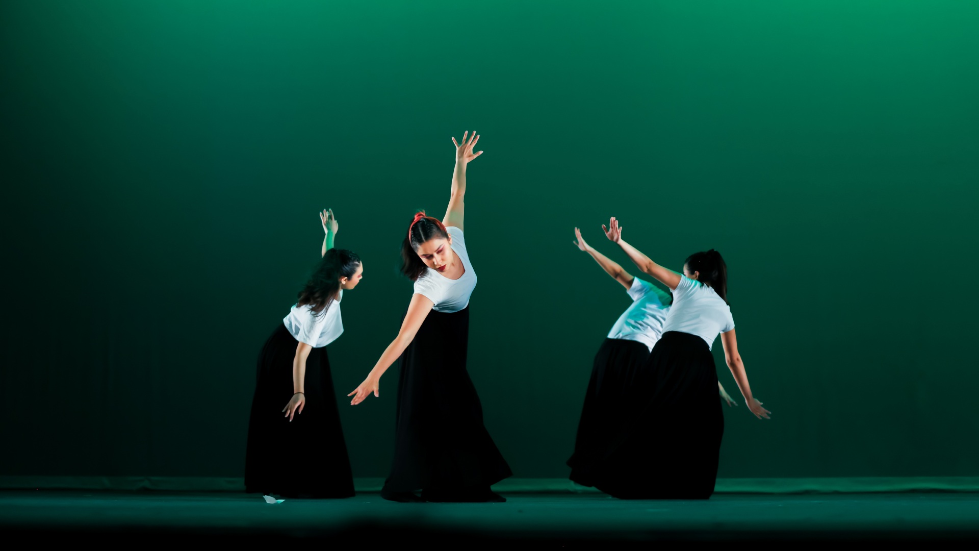 Estudiantes de la UANL brillan en muestra de danza