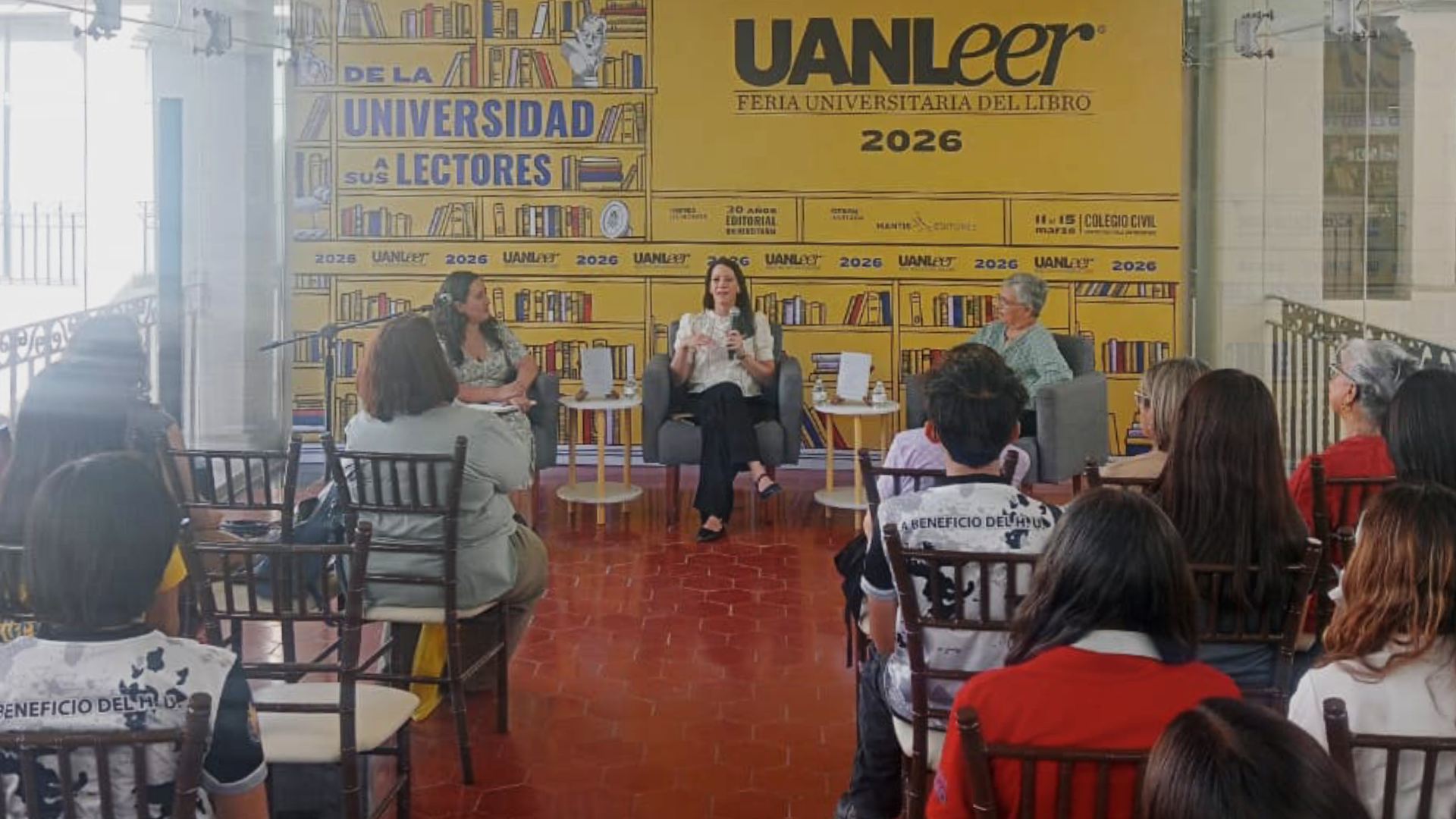 Pespuntes o de cómo construir el traje de la literatura