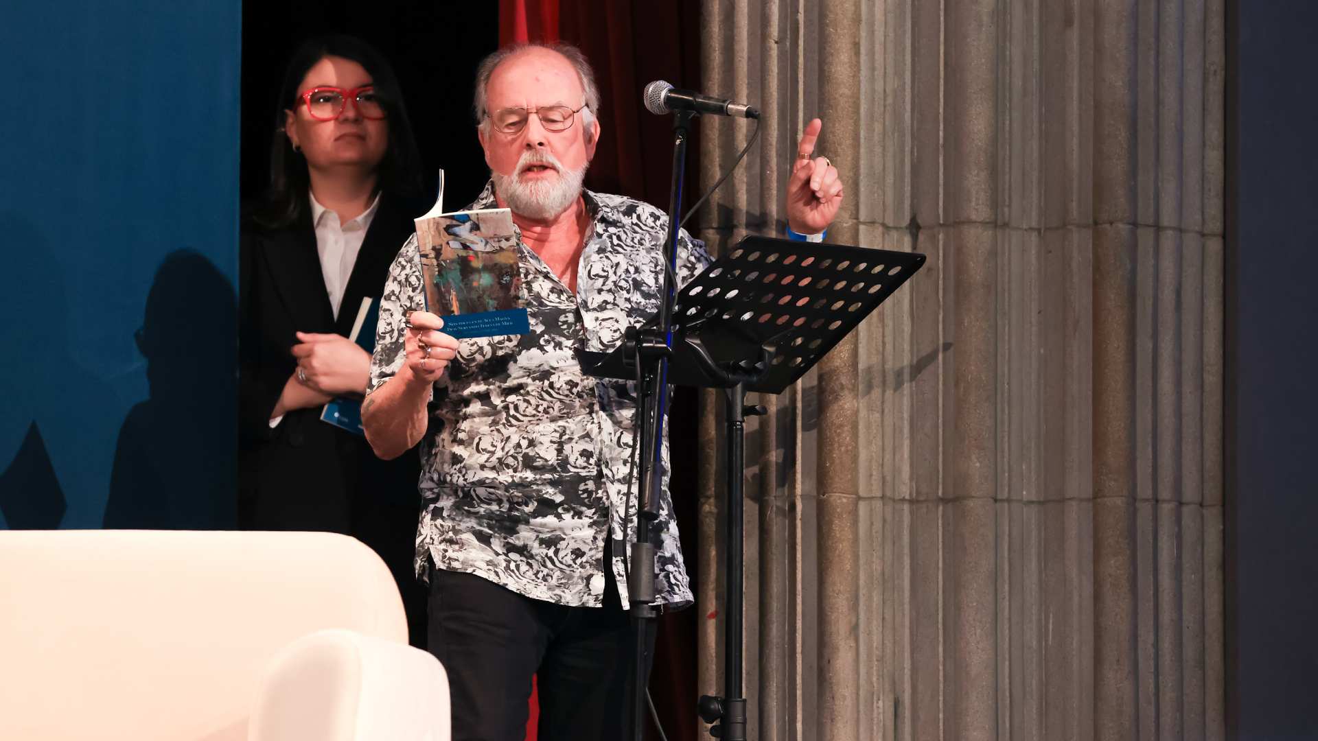 Jóvenes universitarios, los protagonistas en la Gala Poética 2026