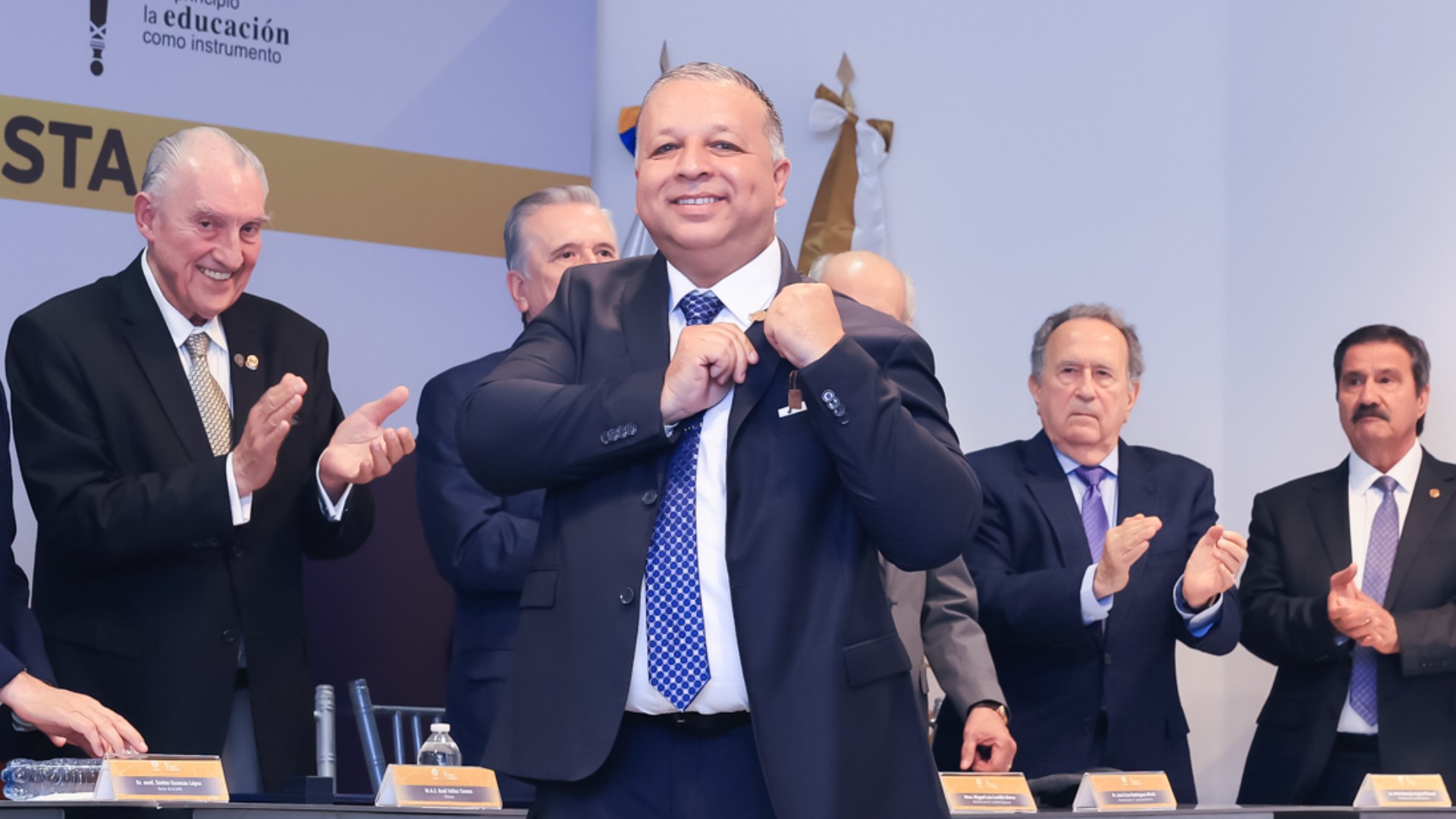Raúl Téllez fortalecerá estructura educativa de la Preparatoria 6