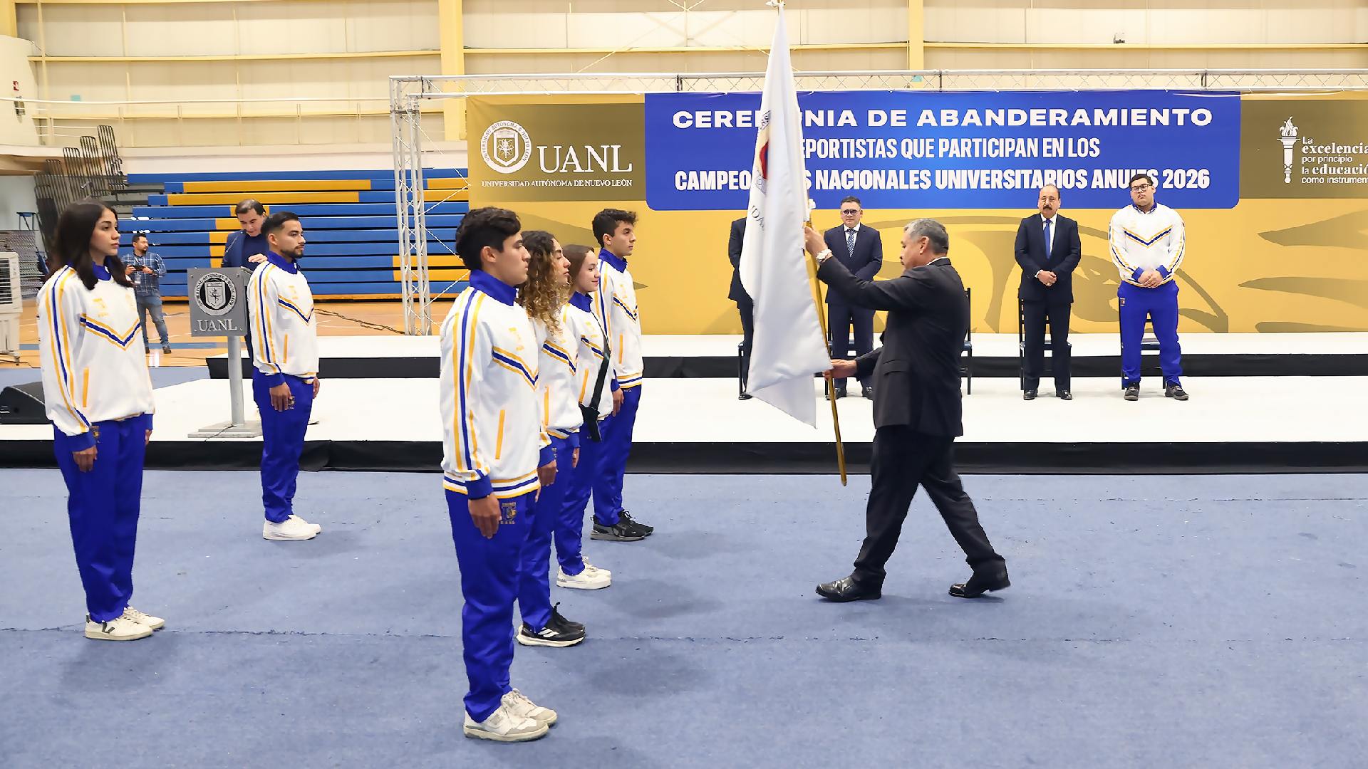 Abandera Rector a deportistas UANL rumbo a Campeonatos Nacionales ANUIES 2026