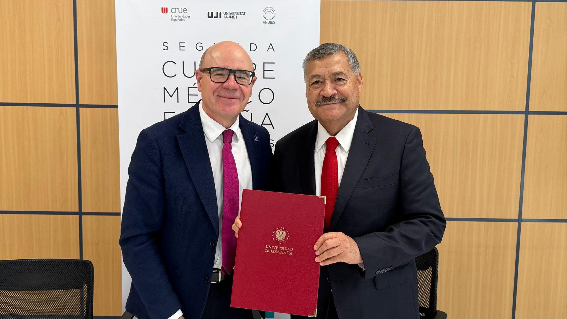 Participa Santos Guzmán en cumbre de rectores de México y España