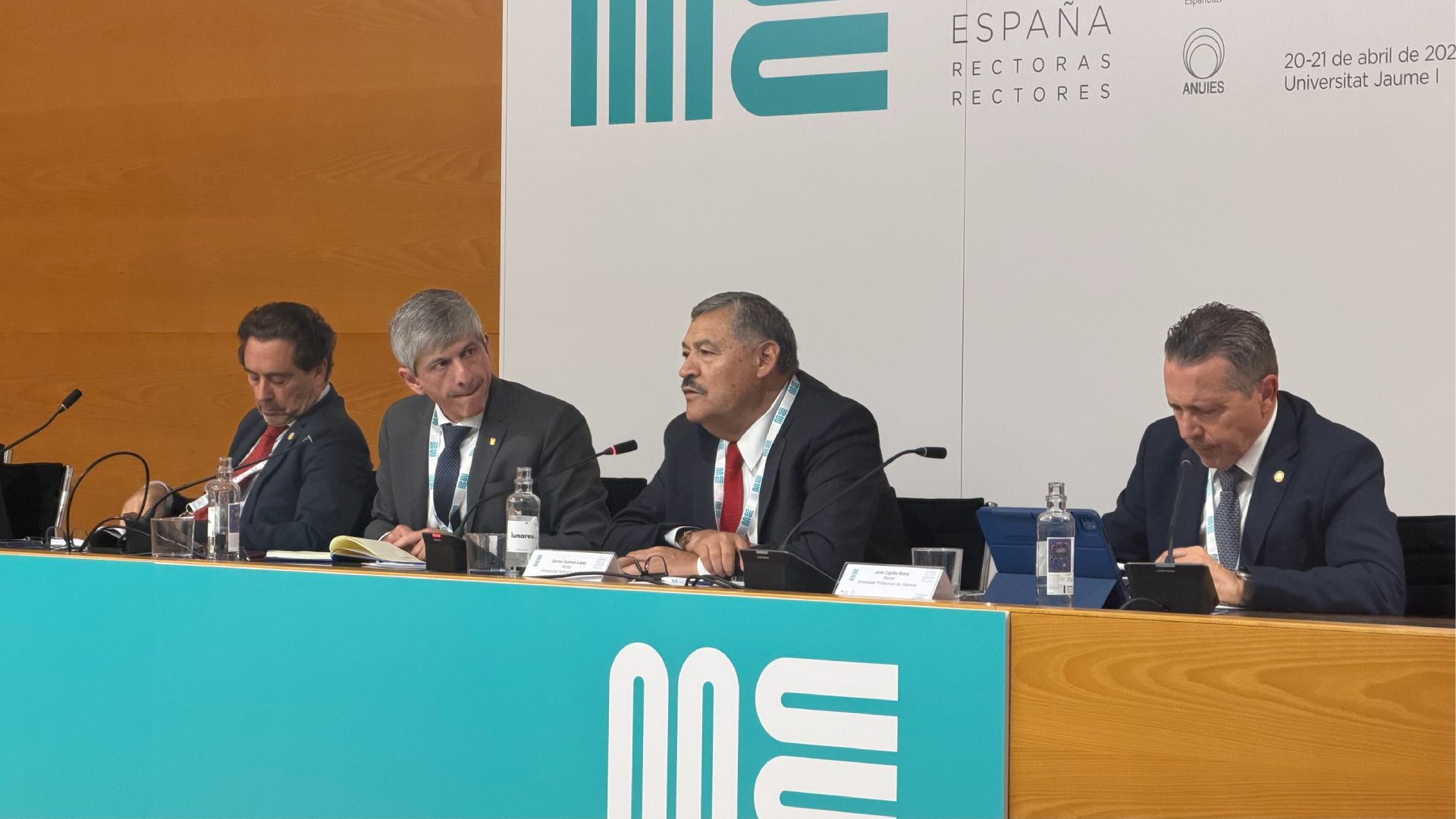 Participa Santos Guzmán en cumbre de rectores de México y España