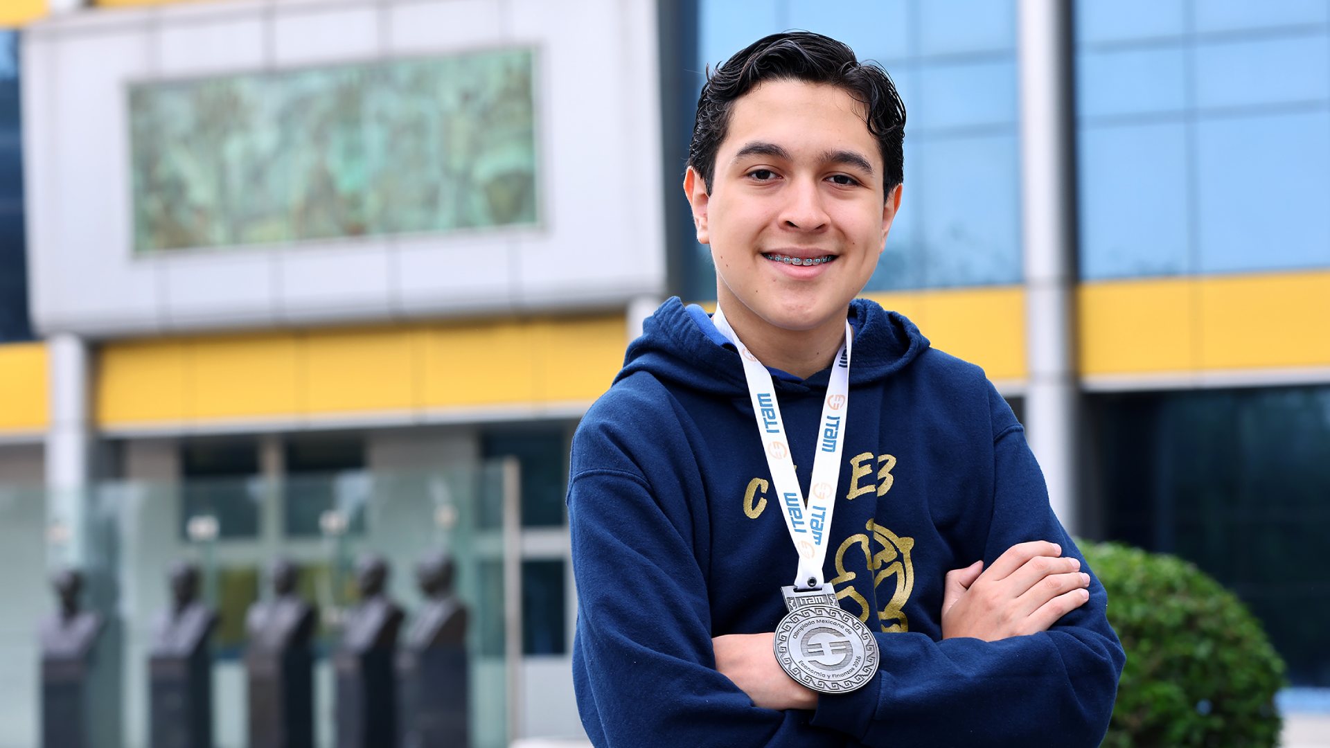 Triunfa alumno del CIDEB en Olimpiada Mexicana de Economía y Finanzas