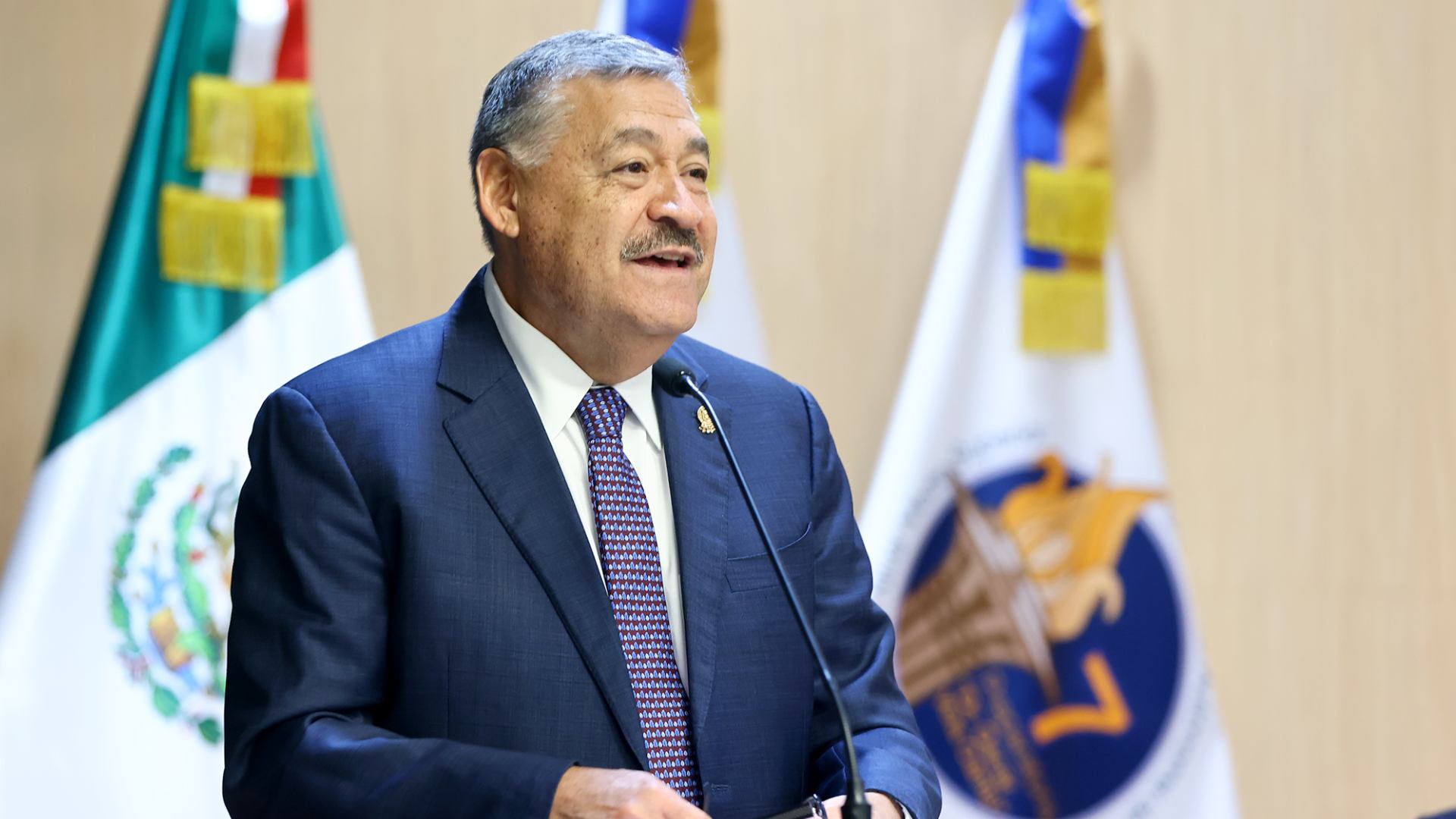 Ratifican a directora en Prepa 7
