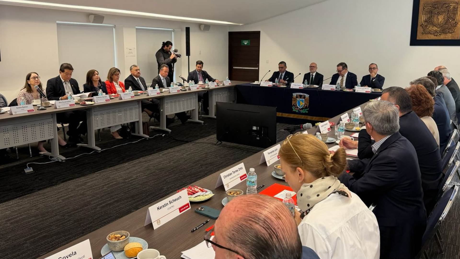 Asiste Santos Guzmán a Encuentro Nacional de Rectores Universia 2026
