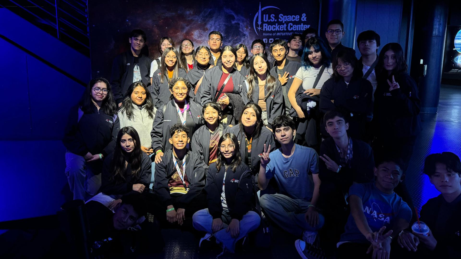 Viajan a la NASA estudiantes de bachillerato UANL