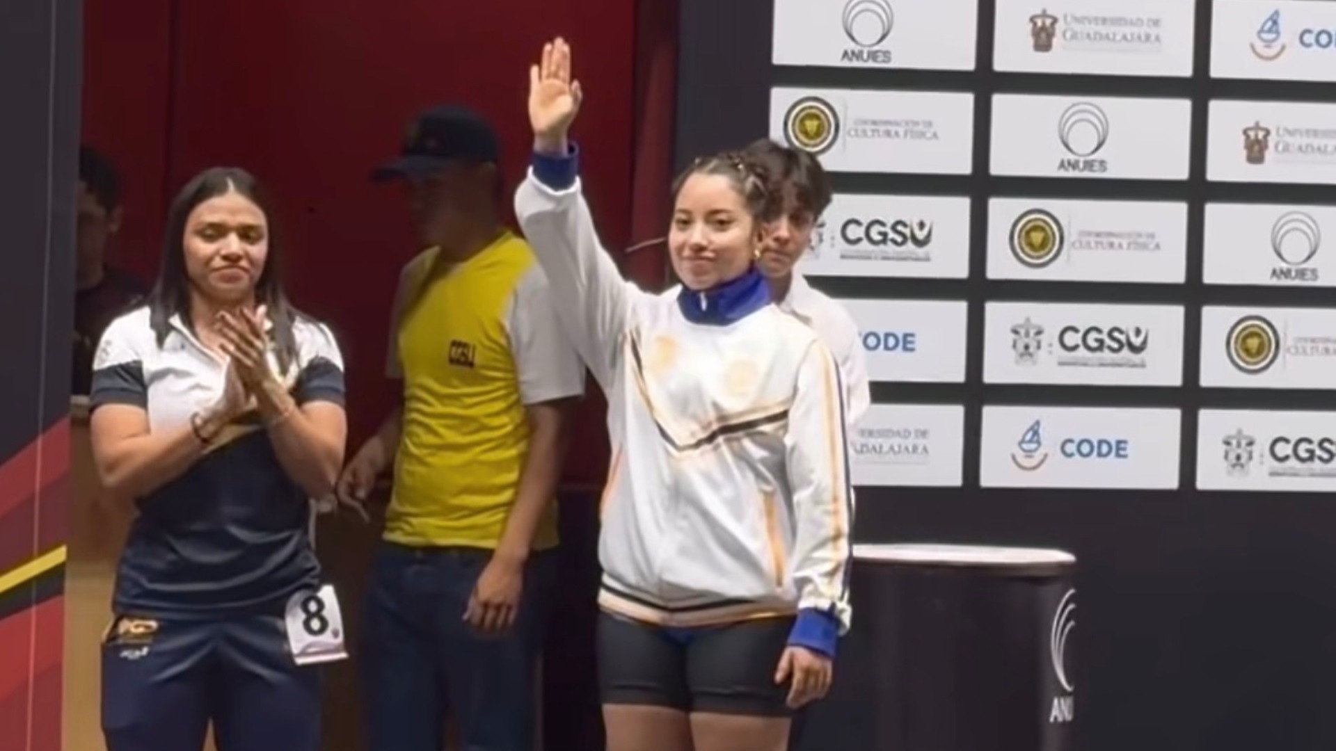 Se despide Irene Borrego con triple oro