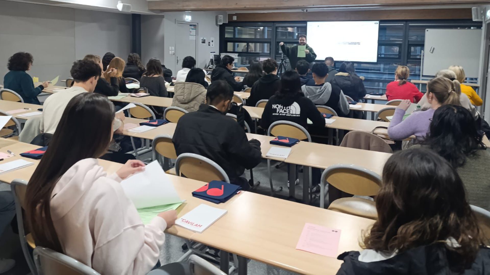 Participan en programa de inmersión académica en Francia