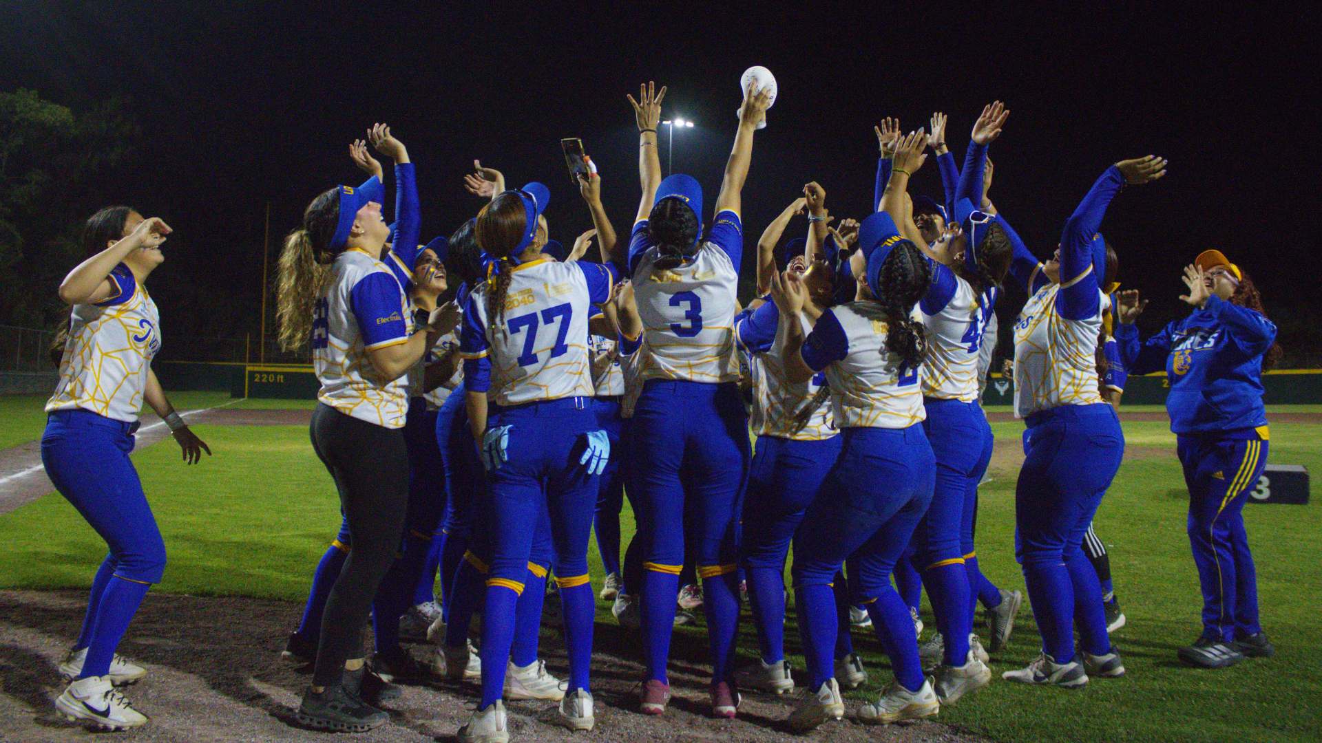 Tigres de softbol, campeonas invictas