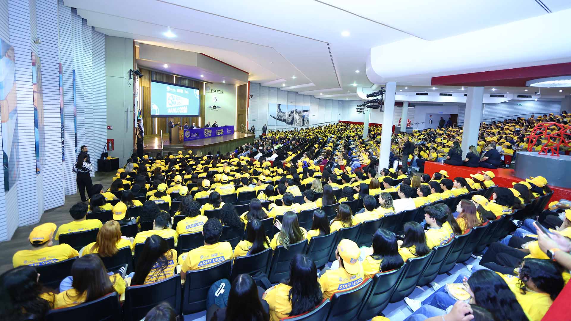 Estudiantes cumplirán en Mundial su servicio social y prácticas profesionales