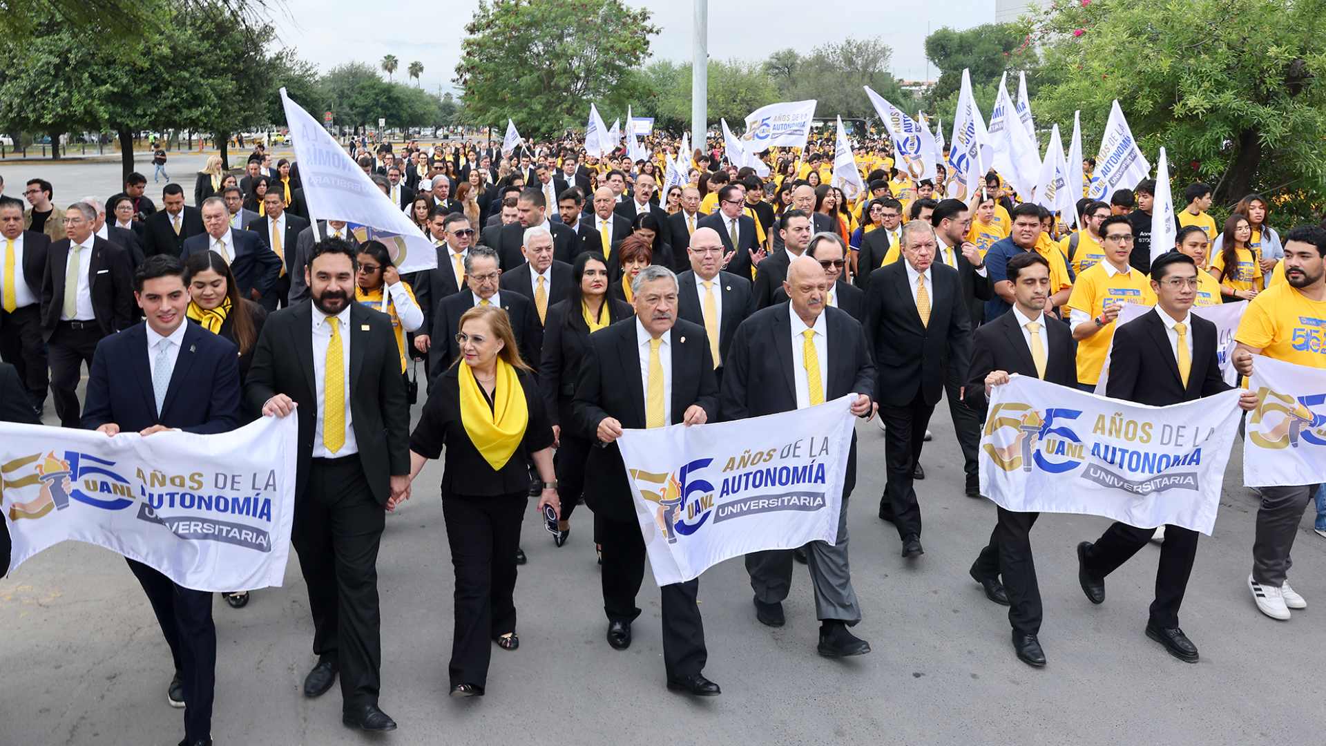Refrenda Rector de UANL autonomía frente a comunidad universitaria