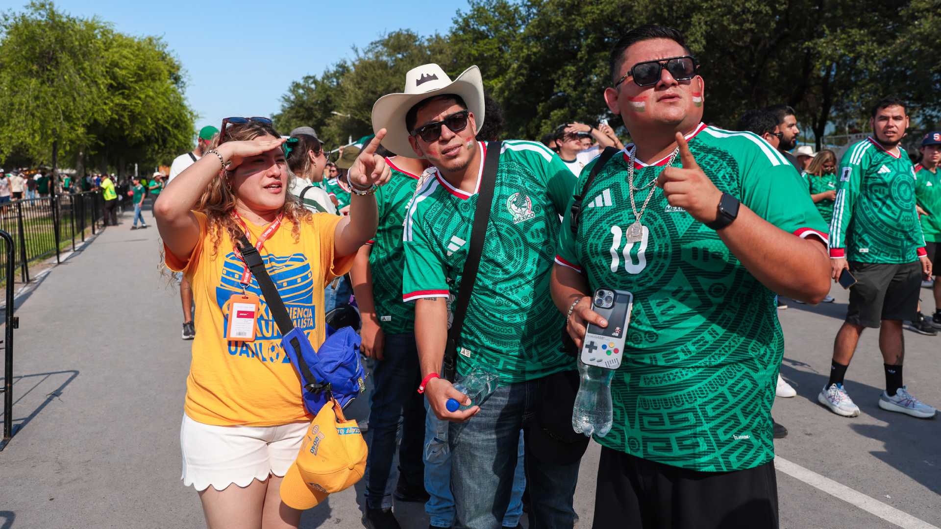 Estudiantes de la UANL enriquecen experiencia mundialista