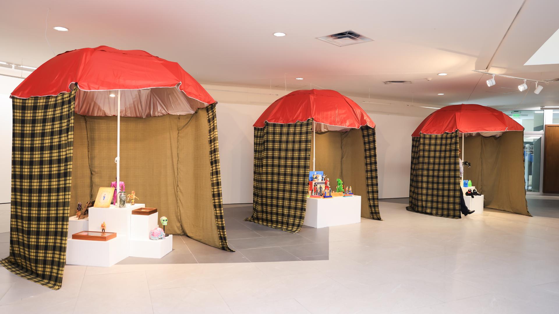 Inauguran exposición colectiva sobre la figura del monstruo