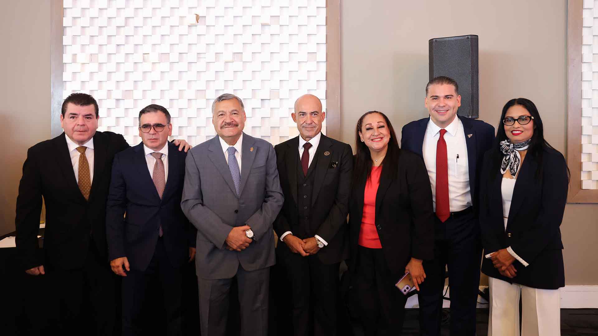 Participa Rector de la UANL en la celebración del Día del Abogado