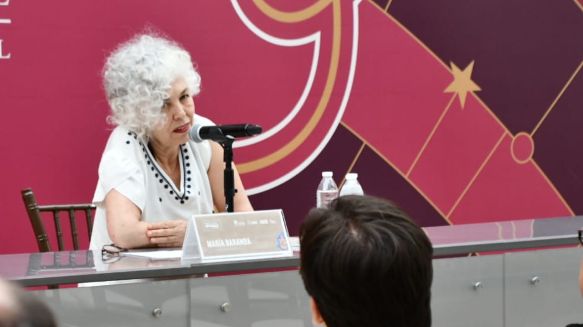 María Baranda explora el espacio poético en la Escuela de Verano UANL 2026
