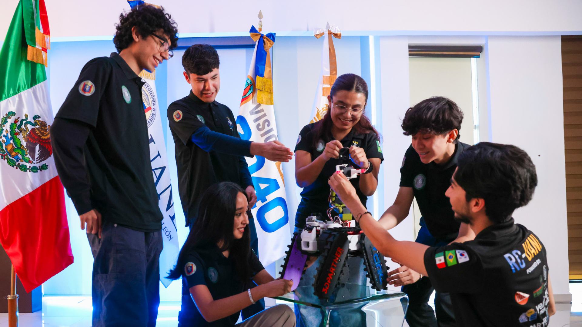 Delegación UANL campeona mundial de Robocup 2026 en Corea
